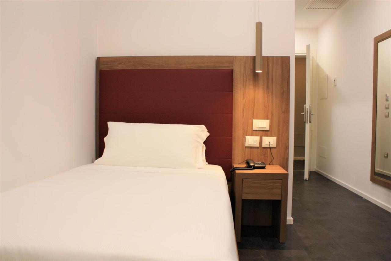 V Hotel Ανκόνα Εξωτερικό φωτογραφία