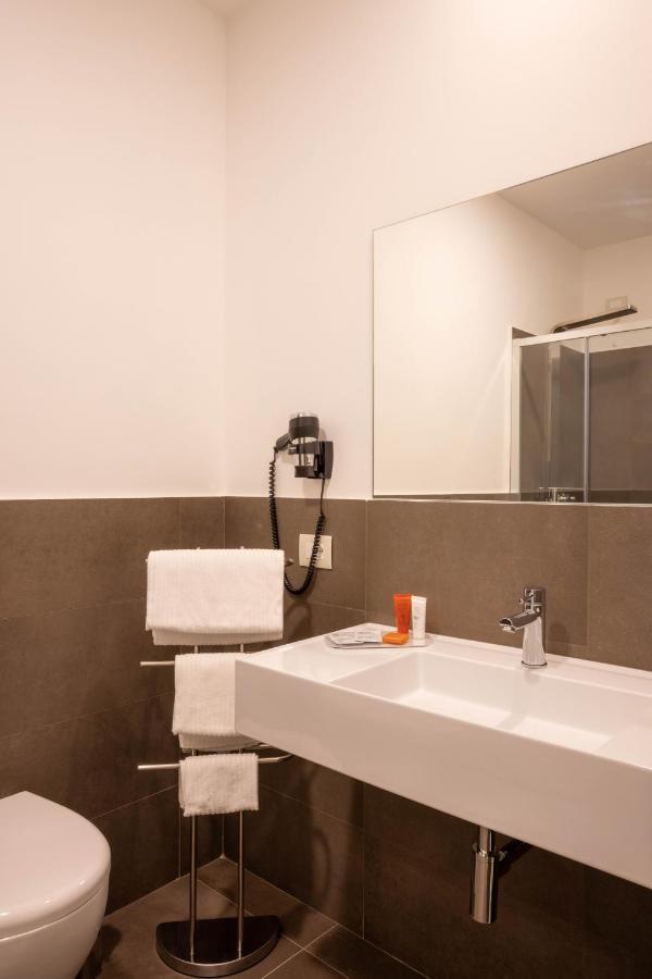 V Hotel Ανκόνα Εξωτερικό φωτογραφία