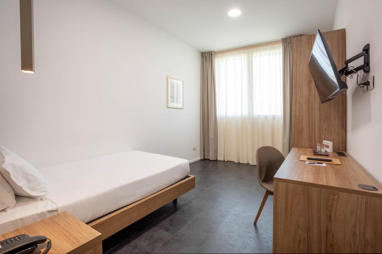 V Hotel Ανκόνα Εξωτερικό φωτογραφία