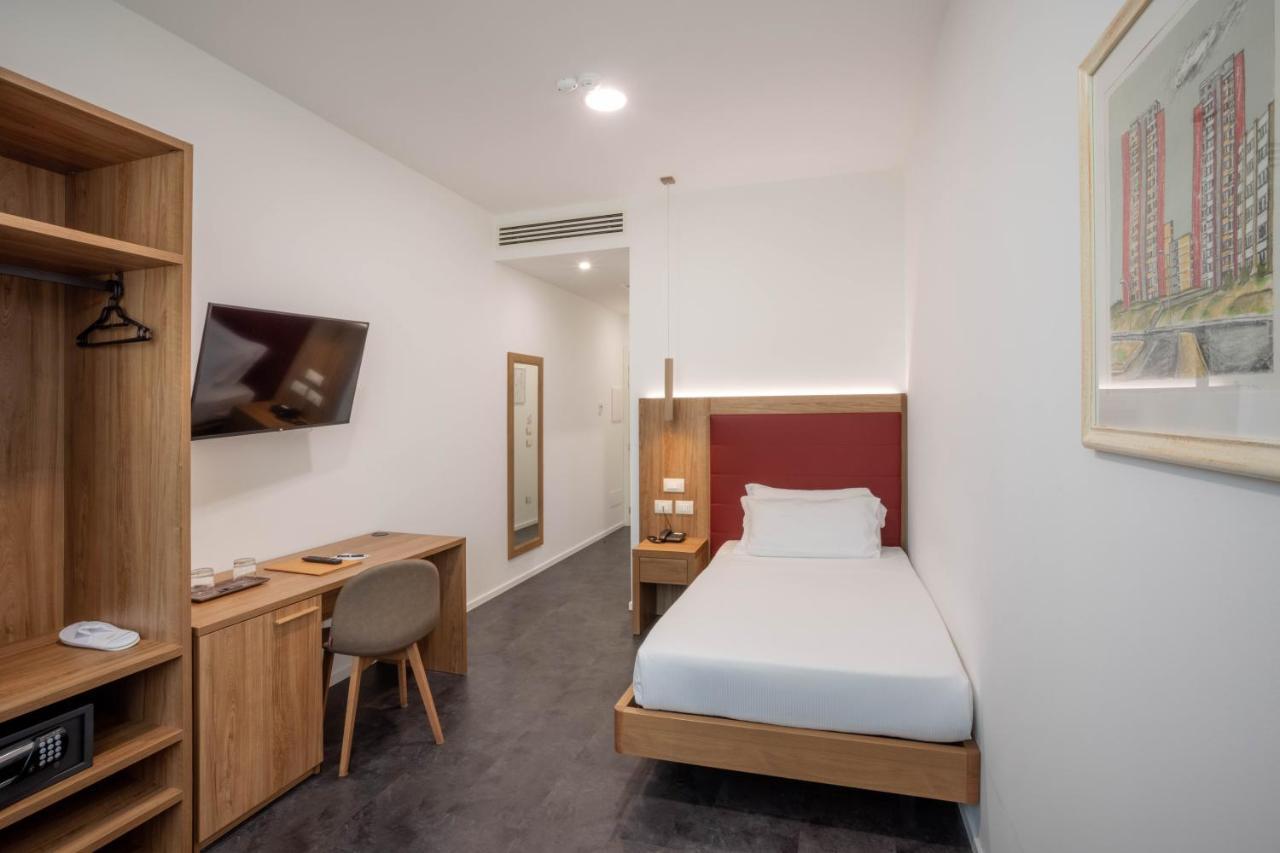 V Hotel Ανκόνα Εξωτερικό φωτογραφία