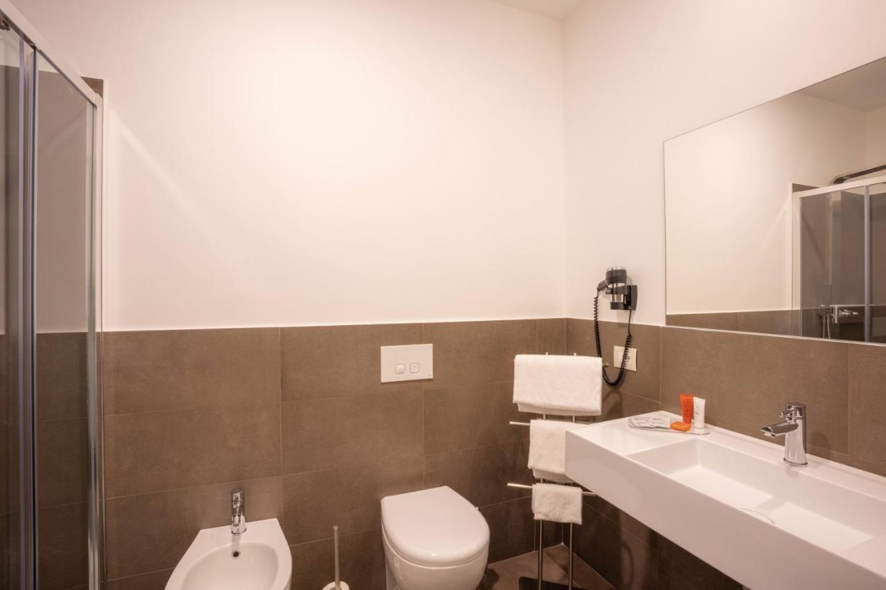 V Hotel Ανκόνα Εξωτερικό φωτογραφία